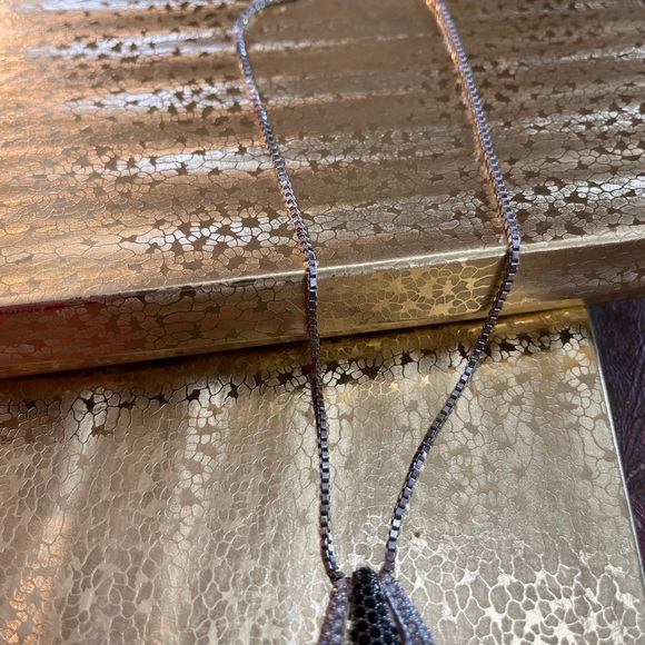 Gorgeous and elegant cubic zirconia 2 tone oave pendant with box link chain - Picture 3 of 8